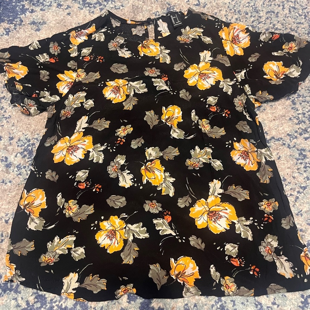 Forever 21 Black Floral Print Blouse Women's Size Small